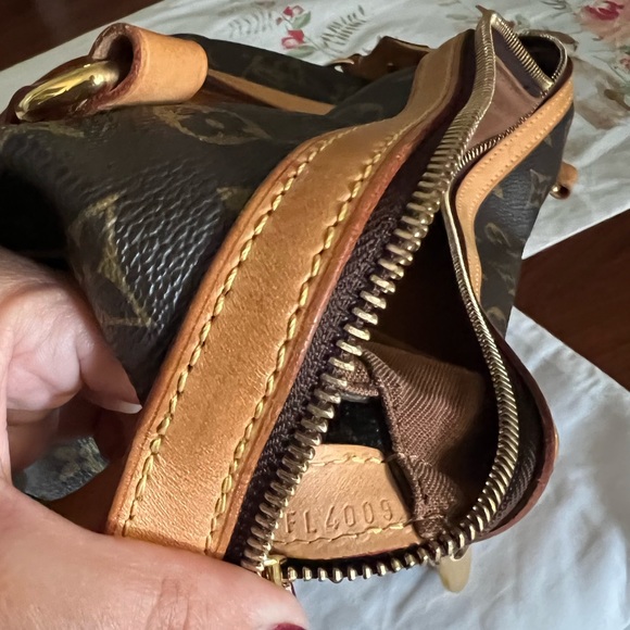 Louis Vuitton shoulder bag - Picture 12 of 12